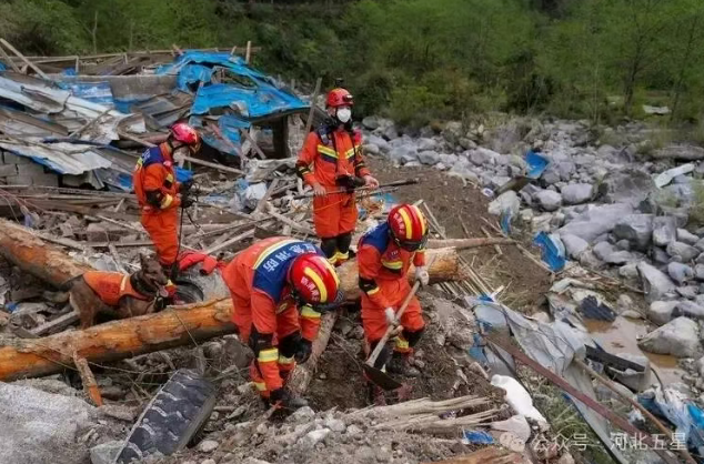 油動式大載荷長航時無人直升機——打造我國應急救援、防汛救災、森林草原消防的“新質戰斗力”！